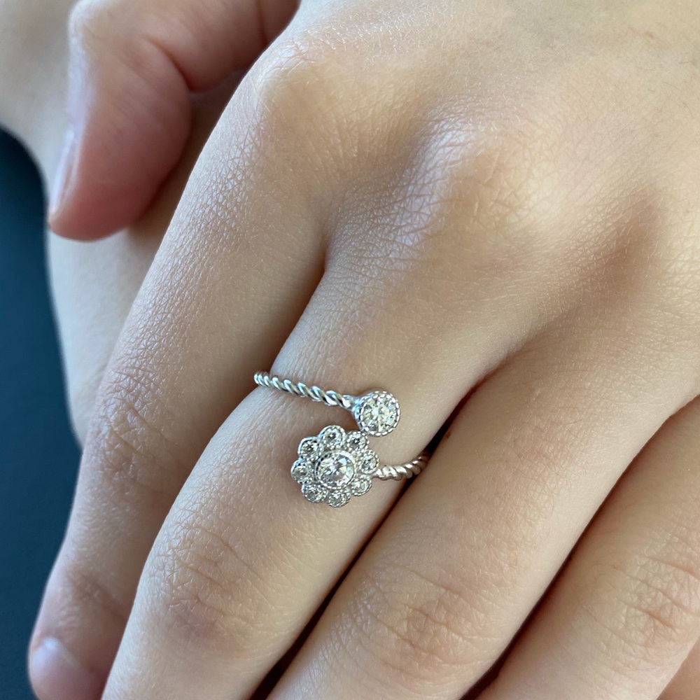 Clearance $15 Firm! Cz Flower Twisted Sterling Silver Ring - Picture 9 of 16